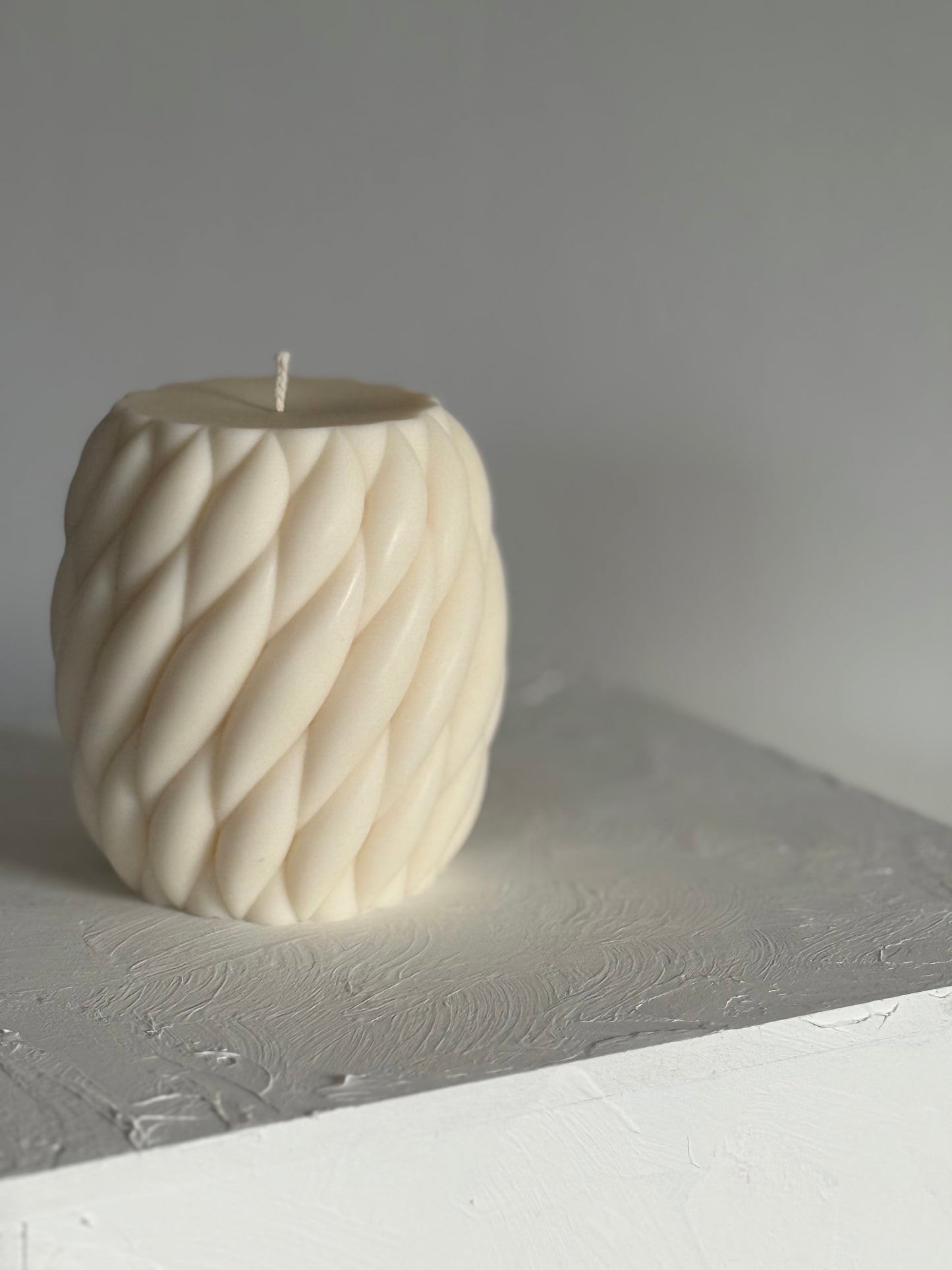 Eloura candle