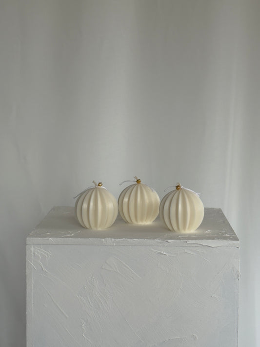 Ribbed Bauble Candle